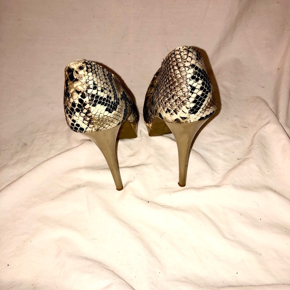 Snakeskin heels - Picture 2 of 3